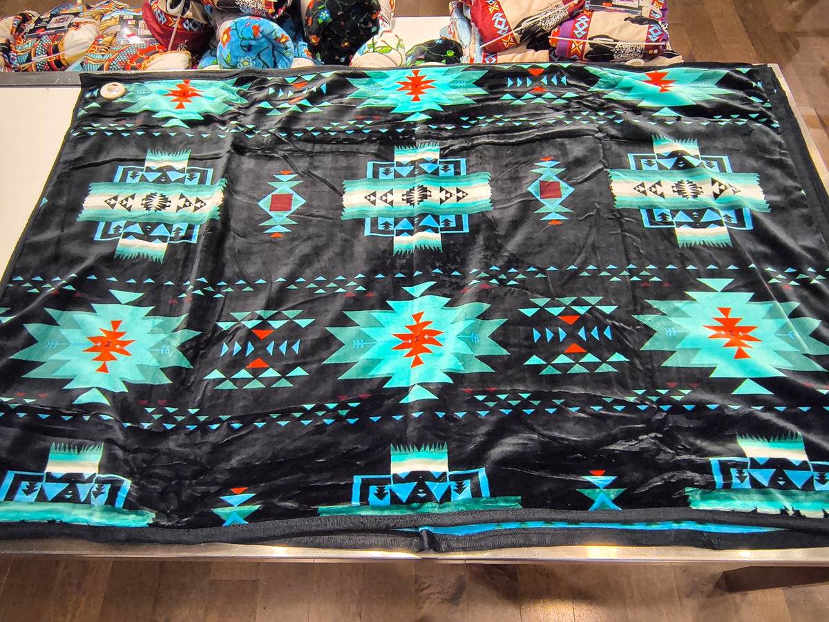 Black / Onyx original Converging Arrows patterned reverse reference for the King blanket.