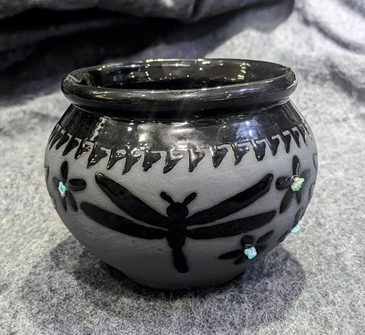 Maria Adelicia Black Pottery Vase – Handcrafted Native American Art | San Juan Pueblo