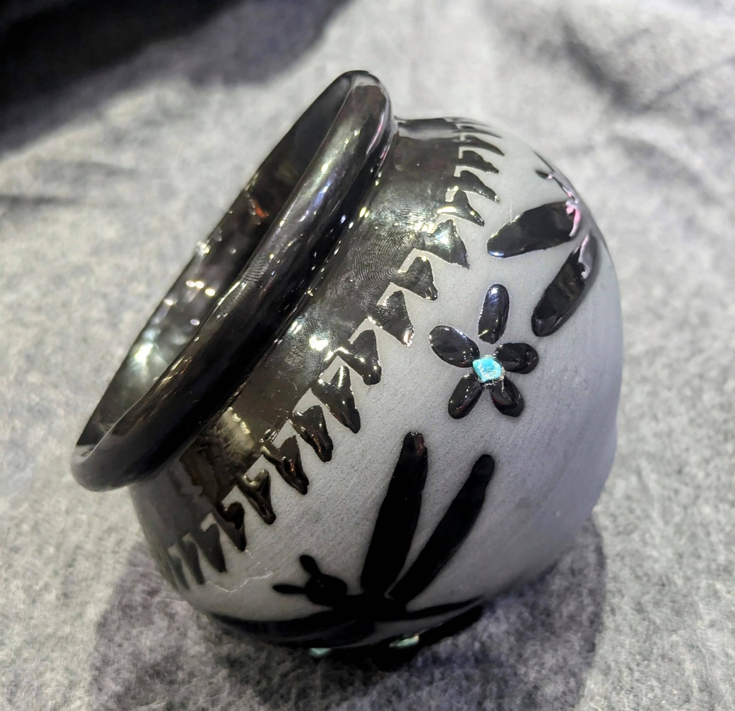 Maria Adelicia Black Pottery Vase – Handcrafted Native American Art | San Juan Pueblo